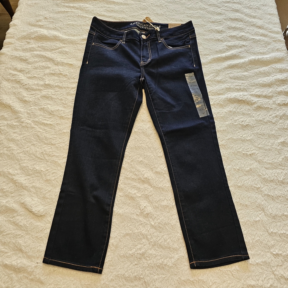 American Eagle Outfitters Women's Dark Blue Cropped Jeans